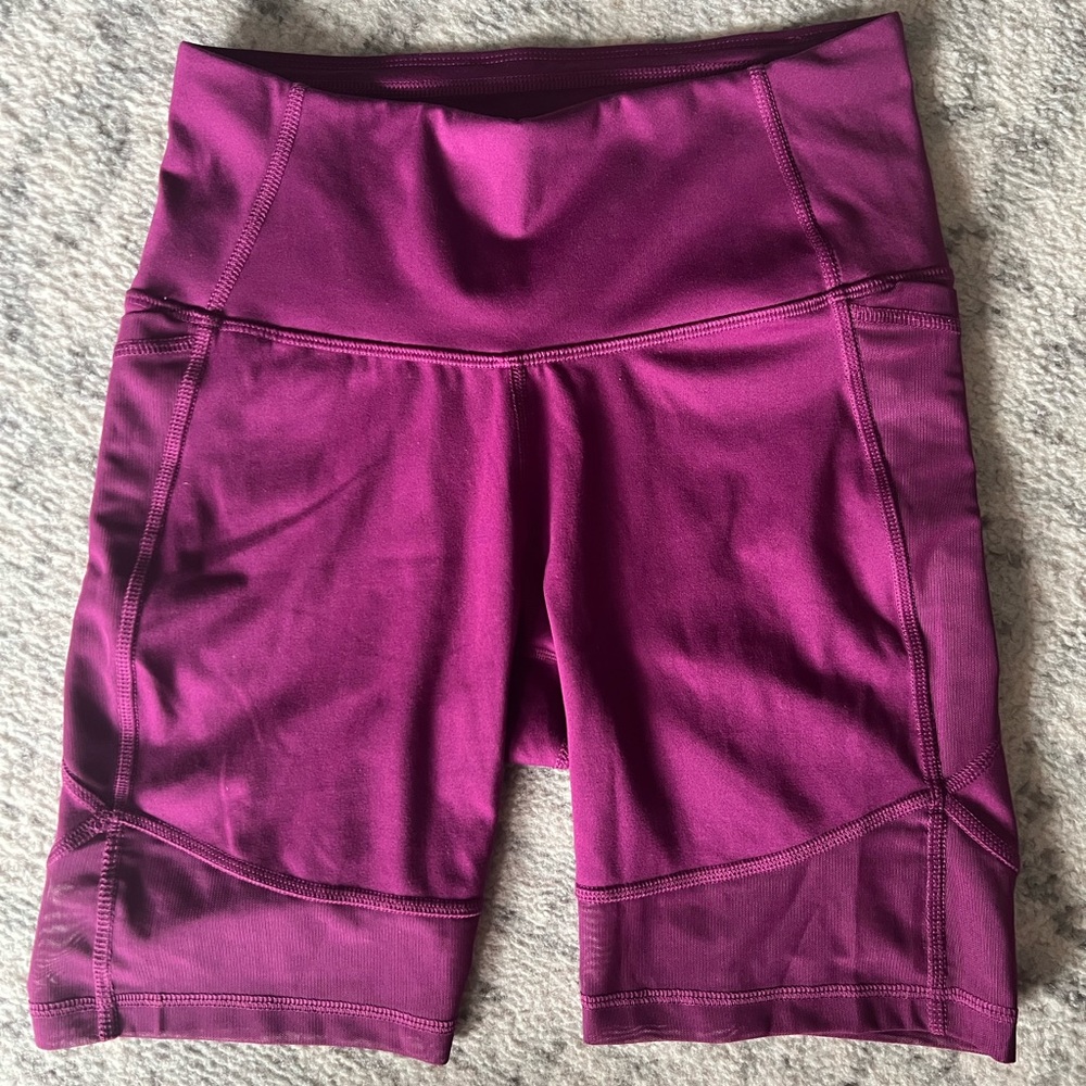 All in Motion Mesh Panel Biker high-rise Shorts in purple - Size Small